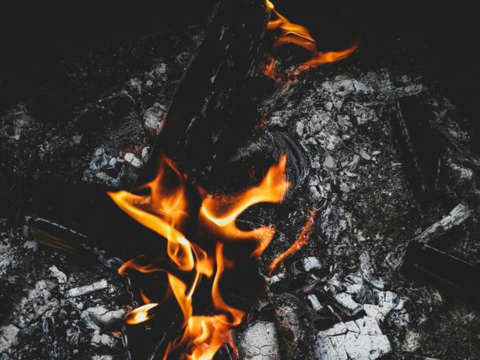 Image of wood burning, by Lidia Adriana.